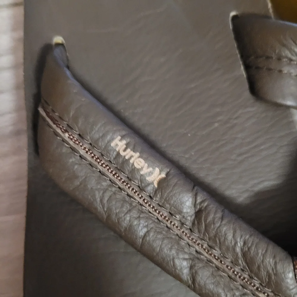 Hurley Lunar Leather Sandal size 9